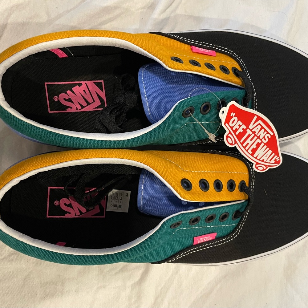 New VANS Authentic Canvas Skate Shoes